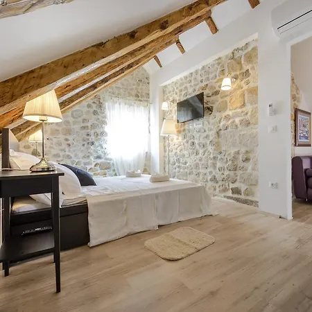 Guest house Luxury Deluxe 3*